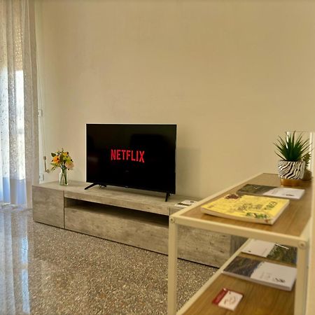 Casa Aurelio 2 Min Dall'Ospedale 네그라르 외부 사진